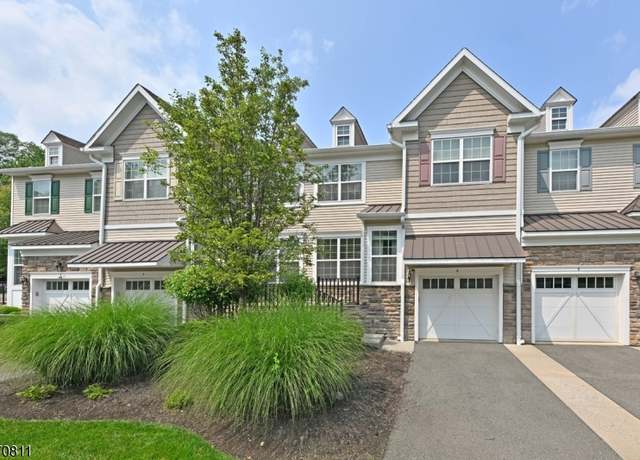 Property at 6 Masterson Ct #6, Waldwick Boro, NJ 07463-1136, 3 beds, 2.5 baths