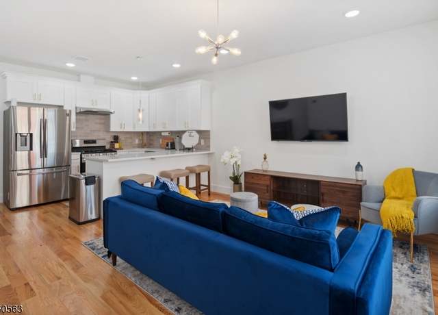 Property at 185 Gates Ave, Jersey City, NJ 07305-2408, 6 beds, 4.5 baths