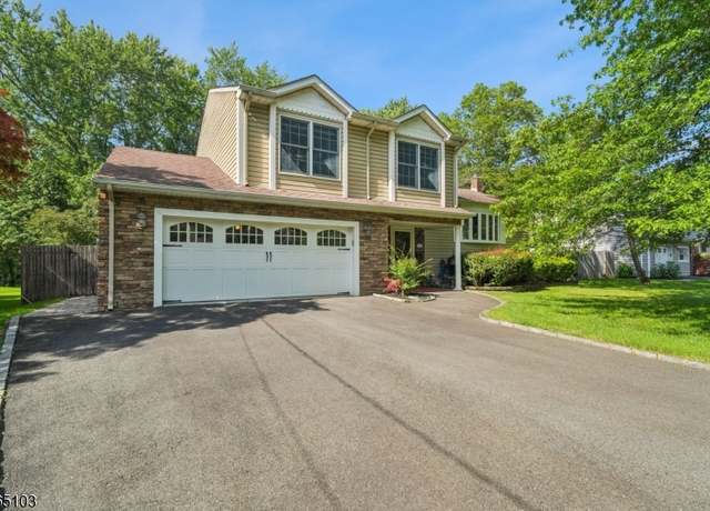 Property at 185 River Bend Rd, Berkeley Heights Twp., NJ 07922-1800, 4 beds, 2.5 baths