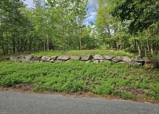 Property at 15 Lakeside Dr, Vernon Twp., NJ 07461-4358