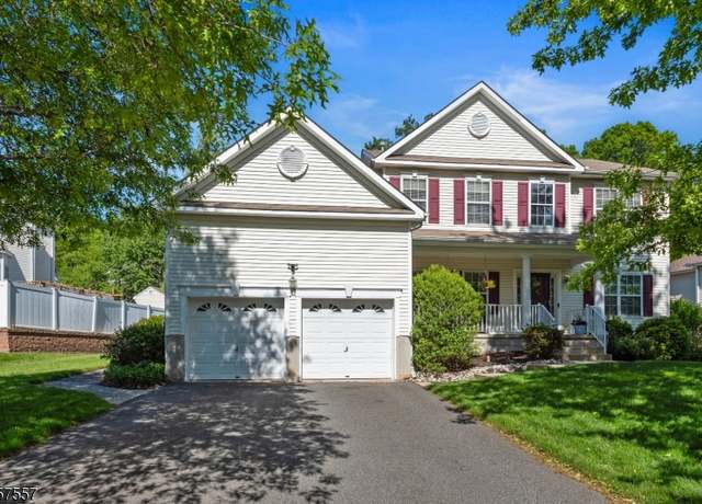 Property at 22 Hill Hollow Rd, Jefferson Twp., NJ 07849-2424, 4 beds, 2.5 baths