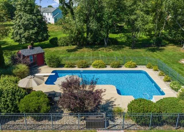 Property at 6 Twin Pointe Rd, Raritan Twp., NJ 08822-3194, 4 beds, 2.5 baths