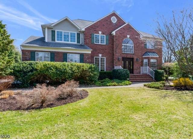 Property at 3 Hardwood Ct, Warren Twp., NJ 07059-2700, 4 beds, 3.5 baths