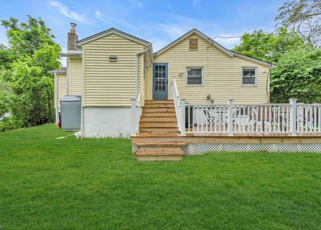 Property at 40 Kingsland Rd, West Milford Twp., NJ 07421-1519, 2 beds, 1.5 baths