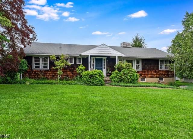 Property at 18 Pottersville Rd, Peapack Gladstone Boro, NJ 07934-2092, 3 beds, 1.5 baths
