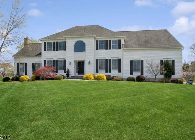 Property at 1 Primrose Ln, Raritan Twp., NJ 08822-6927, 4 beds, 2.5 baths