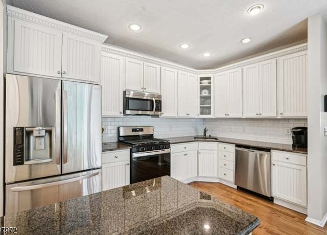 Property at 19 Caroline Foster Ct, Morris Twp., NJ 07960-2775, 2 beds, 2.5 baths
