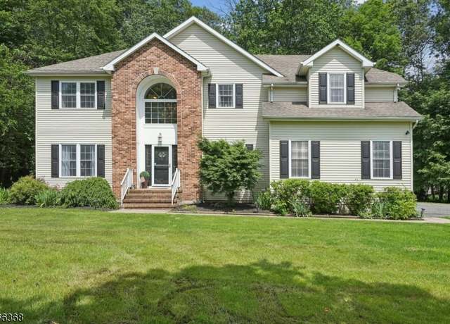 Property at 2 Cardinal Ln, Mount Olive Twp., NJ 07828-1439, 4 beds, 2.5 baths