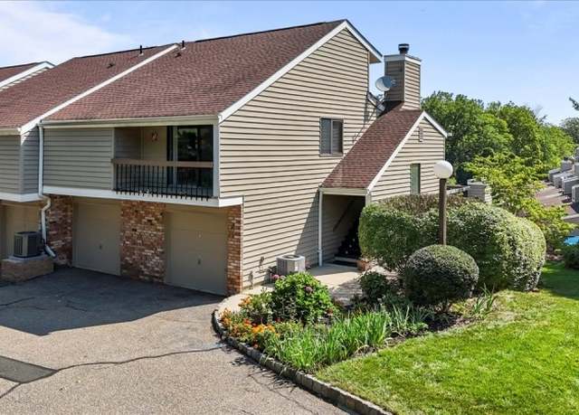 Property at 16 Westway #16, Union Twp., NJ 08809-1143, 2 beds, 1.5 baths