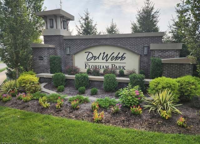 Property at 38 Cunningham Dr, Florham Park Boro, NJ 07932-1075, 2 beds, 2.5 baths