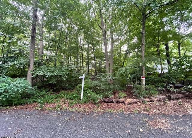 Property at 4 Shomokin Rd, Vernon Twp., NJ 07422-1420