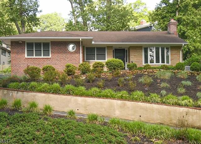 Property at 110 Division Ave, Summit City, NJ 07901-3020, 3 beds, 3 baths