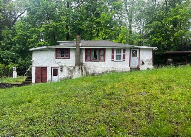 Property at 13 Maine St, Jefferson Twp., NJ 07849-1669, 2 beds, 2 baths