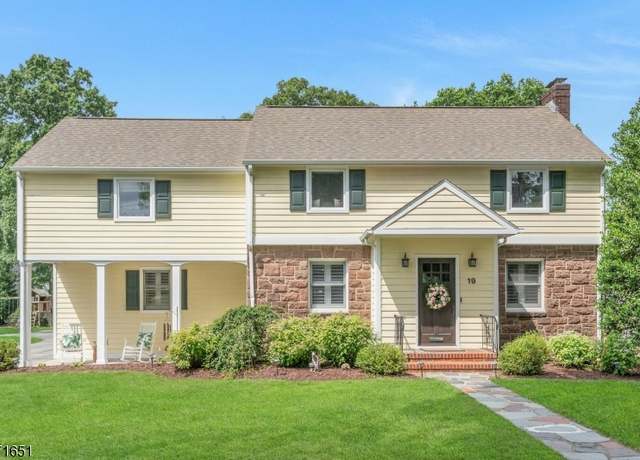 Property at 19 Belmont Rd, Glen Rock Boro, NJ 07452-2305, 4 beds, 2.5 baths
