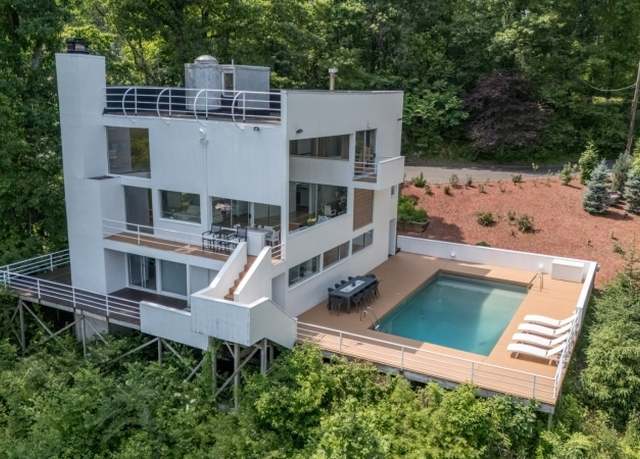 Property at 1152 Johnston Dr, Watchung Boro, NJ 07069-6417, 4 beds, 3 baths