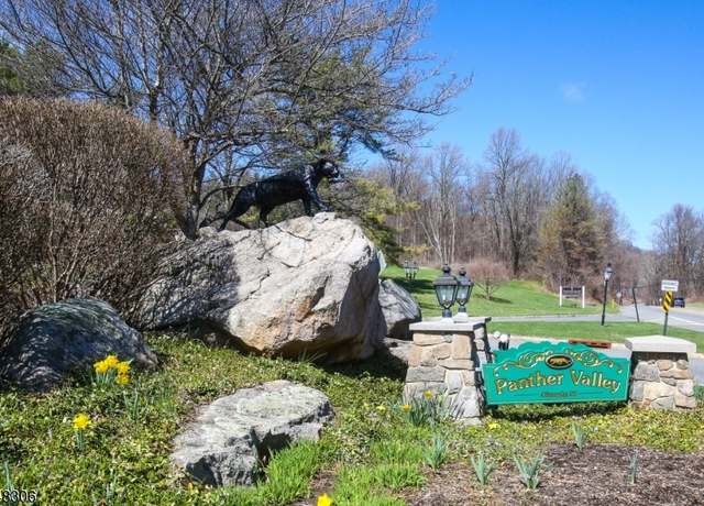Property at 3 Barn Owl Dr, Allamuchy Twp., NJ 07840-3203, 2 beds, 2.5 baths