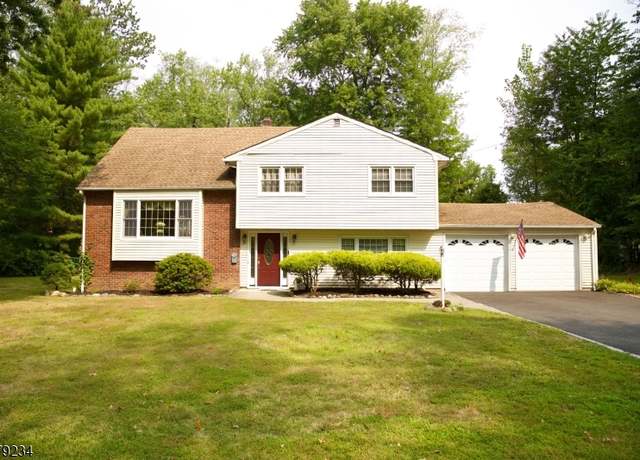 Property at 29 Beach St, East Hanover Twp., NJ 07936-3504, 5 beds, 3 baths