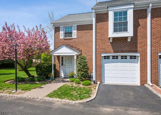 Property at 318 Main St #7, Madison Boro, NJ 07940-2355, 2 beds, 2.5 baths