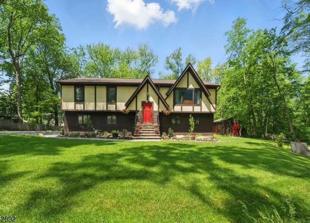 Property at 111 Redgate Rd, Parsippany-troy Hills Twp., NJ 07005, 3 beds, 2.5 baths