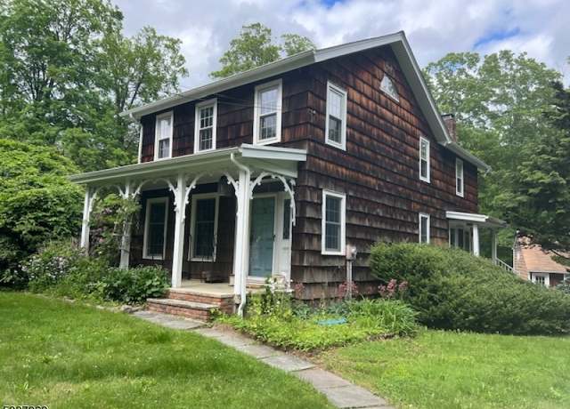 Property at 11 Main St, Mount Olive Twp., NJ 07836-9131, 3 beds, 2.5 baths