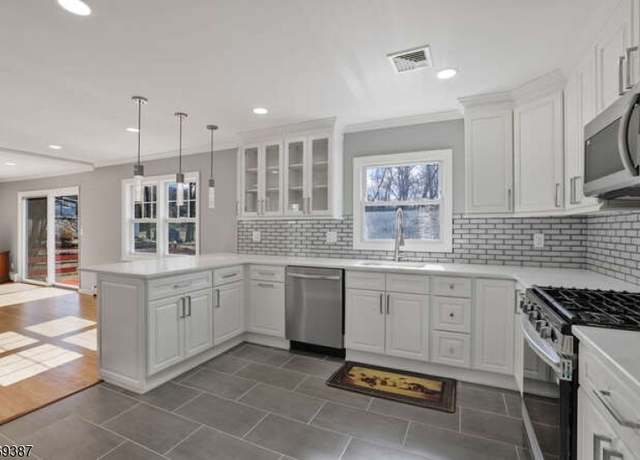 Property at 326 Central Ave, West Caldwell Twp., NJ 07006-6526, 4 beds, 2.5 baths