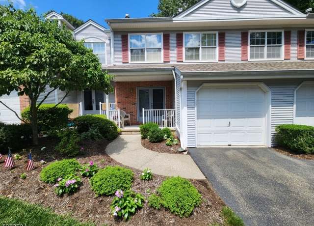 Property at 4 Hickory Way, Mount Arlington Boro, NJ 07856-1366, 3 beds, 2.5 baths