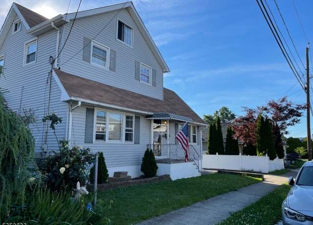 Property at 100 Parkview Ave, Elmwood Park Boro, NJ 07407-1826, 4 beds, 2 baths