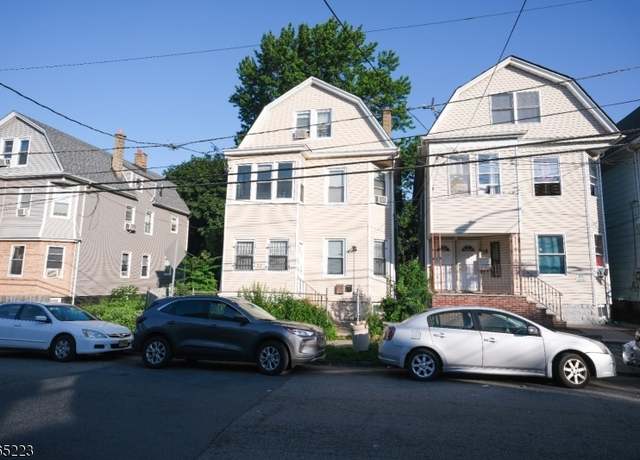 Property at 37 Grace St, Irvington Twp., NJ 07111-3506, 8 beds, 4 baths
