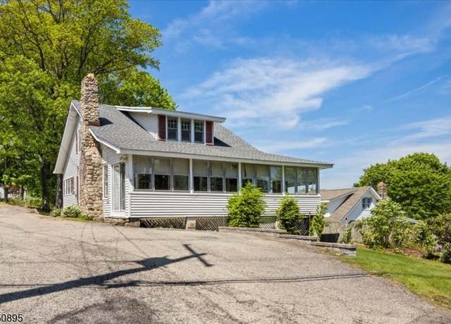 Property at 32 Outlook Ave, Mount Olive Twp., NJ 07828-3414, 4 beds, 1.5 baths