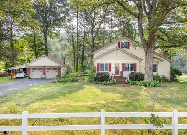 Property at 7 River Rd, Jefferson Twp., NJ 07438-9751, 3 beds, 2 baths