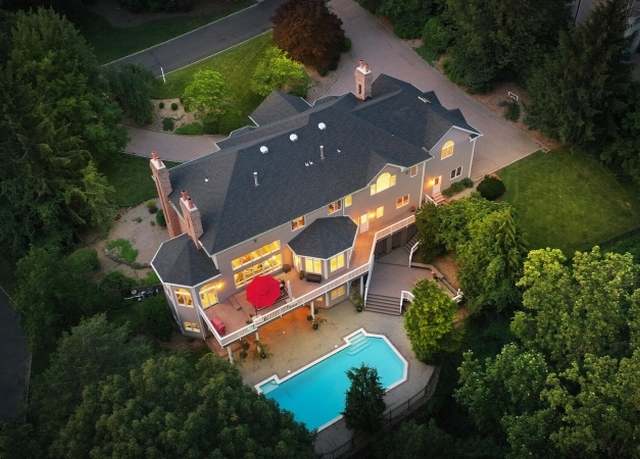 Property at 24 Glenview Dr, Warren Twp., NJ 07059-5484, 5 beds, 5.5 baths