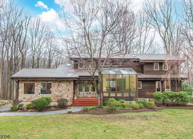 Property at 10 Edinburgh Dr, Randolph Twp., NJ 07869-2137, 4 beds, 3.5 baths