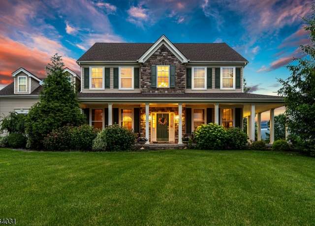 Property at 13 Highlands Way, Lopatcong Twp., NJ 08865-7337, 4 beds, 2.5 baths