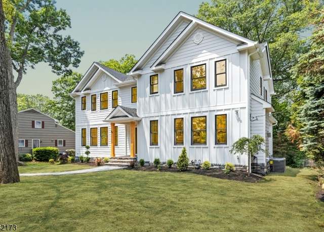 Property at 48 Hunterdon Blvd, Berkeley Heights Twp., NJ 07974-2770, 5 beds, 5.5 baths
