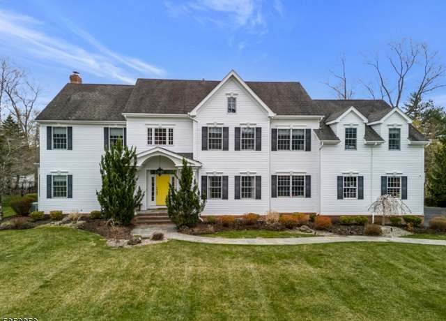 Property at 3 Dogwood Dr, Mendham Twp., NJ 07960-3309, 5 beds, 3.5 baths