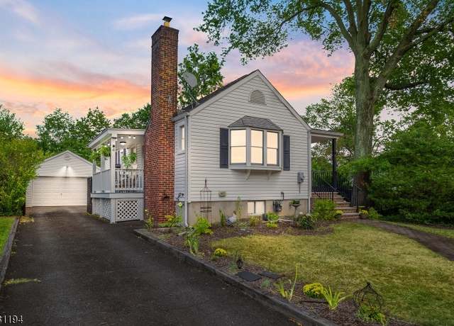 Property at 4 Highland St, Green Brook Twp., NJ 08812-2529, 2 beds, 1 bath