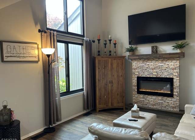 Property at 8153 Ashland Ct, Stanhope Boro, NJ 07874-2898, 1 bed, 1.5 baths