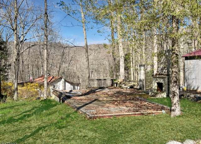 Property at 5 Martin Ln, Vernon Twp., NJ 07461-4387