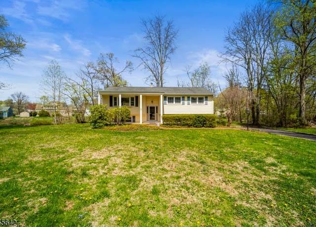 Property at 6 Lynwood Dr, Lebanon Boro, NJ 08833-2121, 4 beds, 2.5 baths