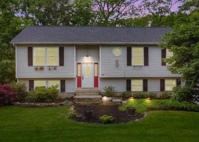 Property at 37 Evergreen Rd, Vernon Twp., NJ 07461-4702, 3 beds, 2.5 baths