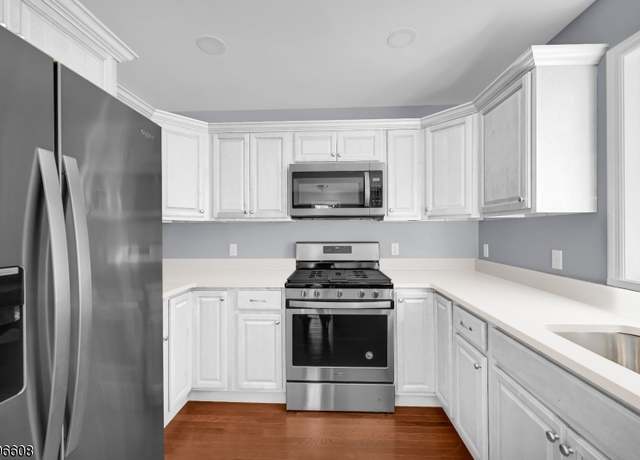 Property at 5 Margots Way, Rockaway Twp., NJ 07435, 2 beds, 2 baths