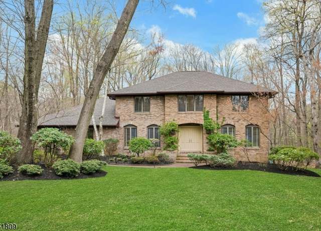 Property at 10 Waterloo Dr, Parsippany-troy Hills Twp., NJ 07950-1438, 5 beds, 3 baths