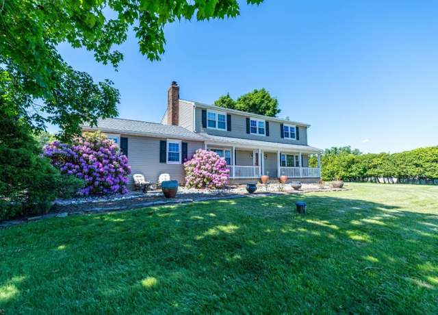Property at 6 Clover Hill Rd, Raritan Twp., NJ 08822-1945, 4 beds, 2.5 baths