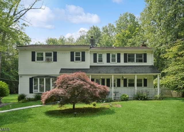 Property at 1 Beaver Brook Dr, Vernon Twp., NJ 07461-4435, 4 beds, 1.5 baths