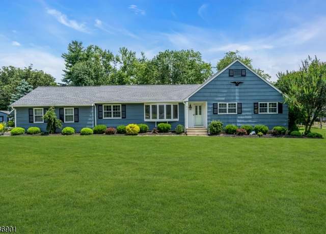 Property at 720 Country Club Rd, Bridgewater Twp., NJ 08807-1603, 3 beds, 2.5 baths