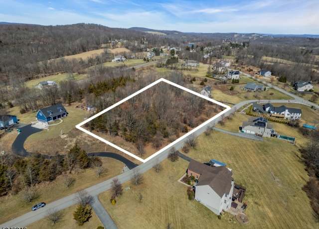 Property at 24 Sterling Dr, Wantage Twp., NJ 07461-1104