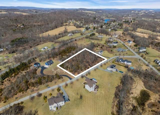 Property at 24 Sterling Dr, Wantage Twp., NJ 07461-1104