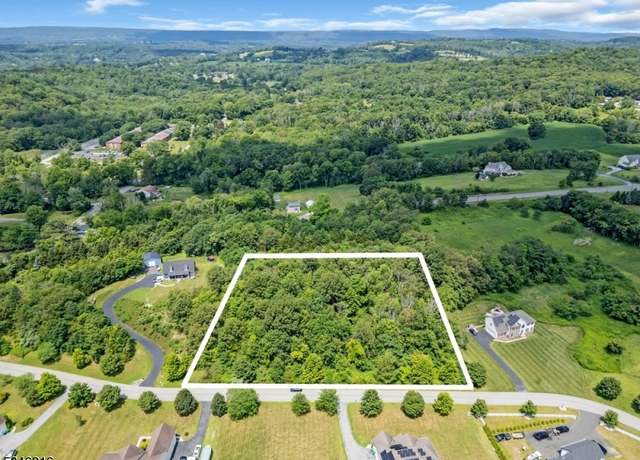 Property at 24 Sterling Dr, Wantage Twp., NJ 07461-1104