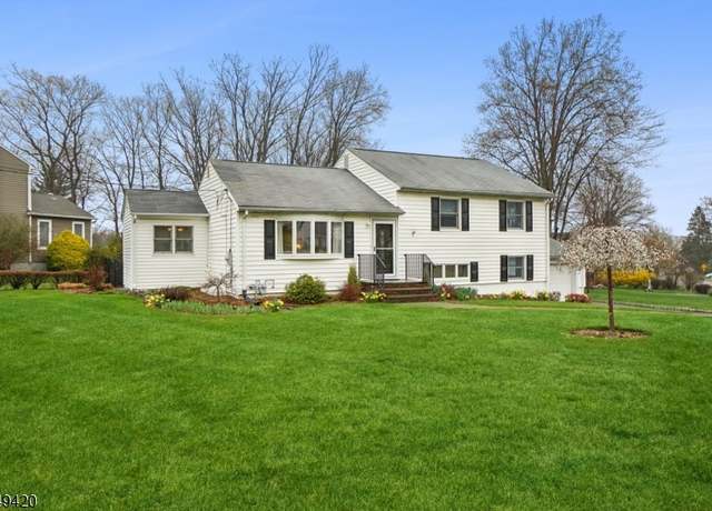 Property at 41 Countrywood Dr, Hanover Twp., NJ 07950-3243, 3 beds, 3 baths