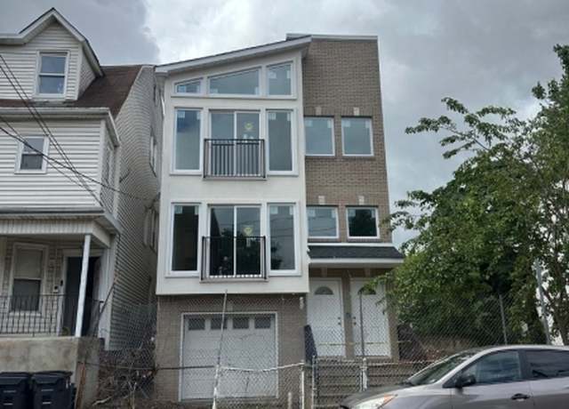 Property at 274 W Runyon St, Newark City, NJ 07108-1436, 6 beds, 4.5 baths